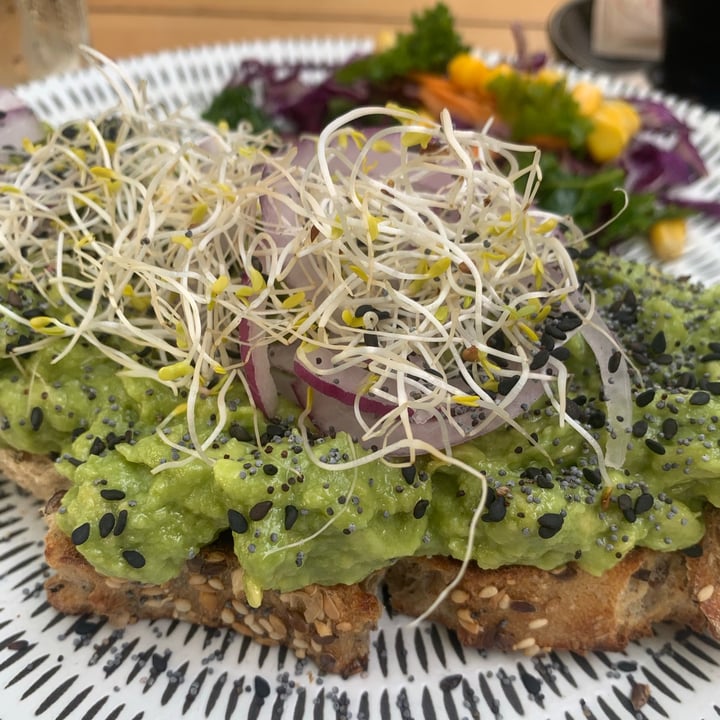 photo of Hustle n' Flow Eatery Avocado toast shared by @minveg on  22 Jul 2021 - review