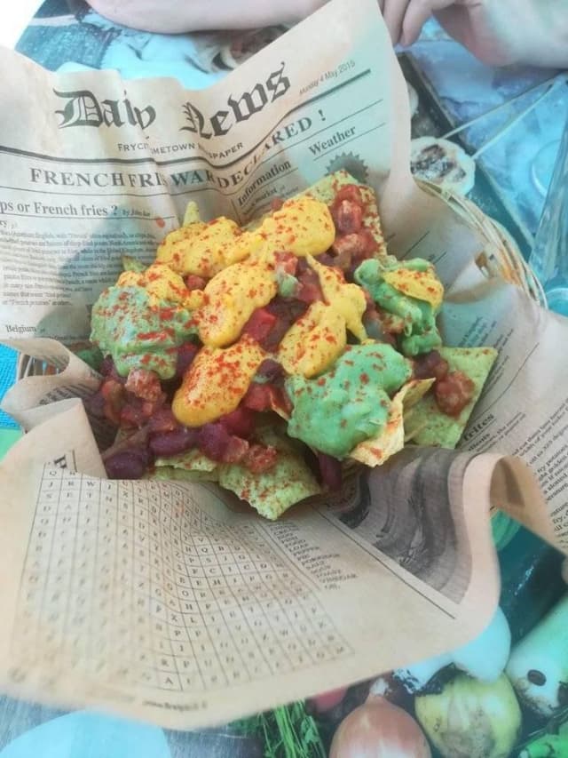 Foto do prato “Nachos con queso y guacamole”