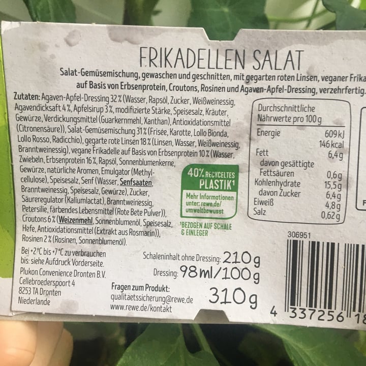 photo of Rewe To Go Frikadellen Salat shared by @nicolex on  29 Jun 2021 - review