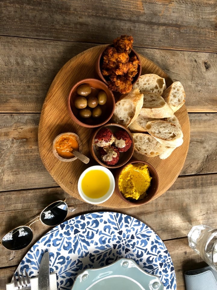 photo of Appetite Knight @ The Gallery Cafe Middle Eastern Platter shared by @allywally on  30 Dec 2019 - review