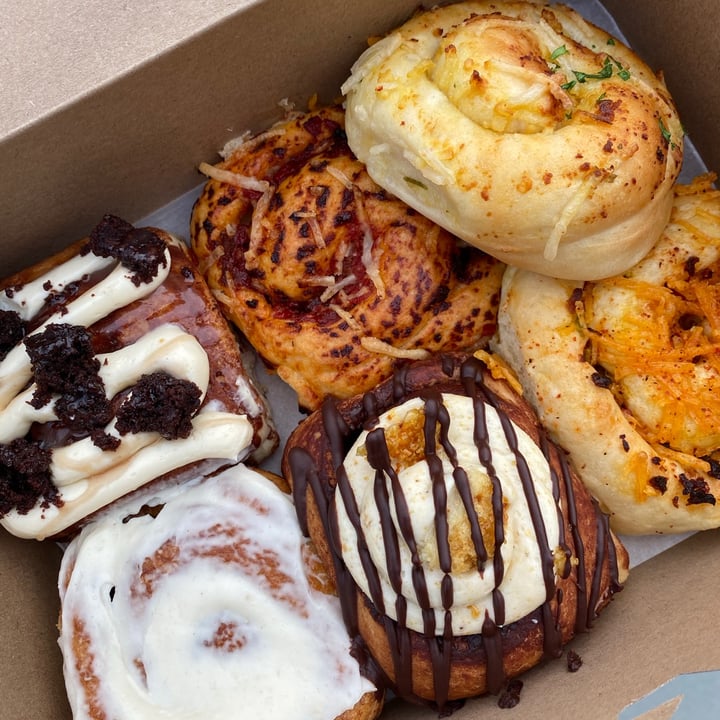 review photo of Flourgirl Baking Mixed Box shared by @sophiechelin on 21 Feb 2021 - review