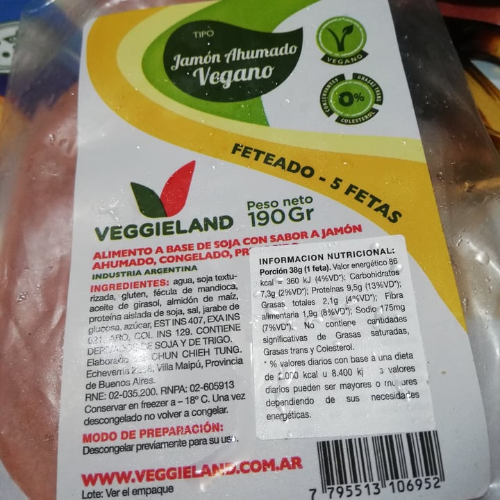photo of Veggieland Jamón Ahumado Vegano Feteado shared by @ivoivito on  28 Nov 2021 - review