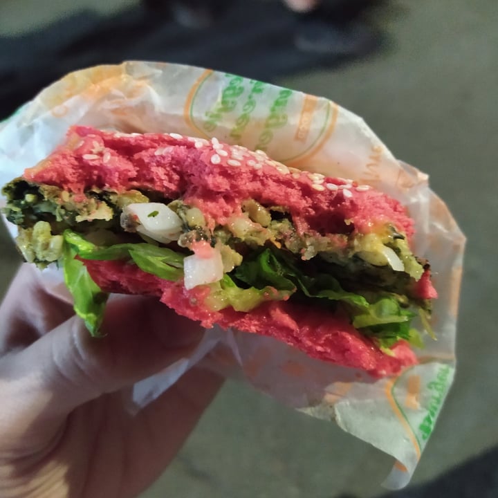 review photo of Veggie green burger Hamburguesa Mexicana shared by @fabrizzio on 08 Oct 2022 - review