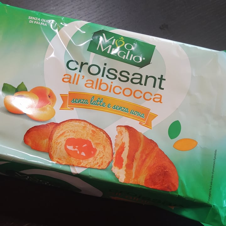 review photo of Vivo Meglio Croissant all'albicocca (senza latte e senza uova) shared by @leniv on 16 Sep 2021 - review