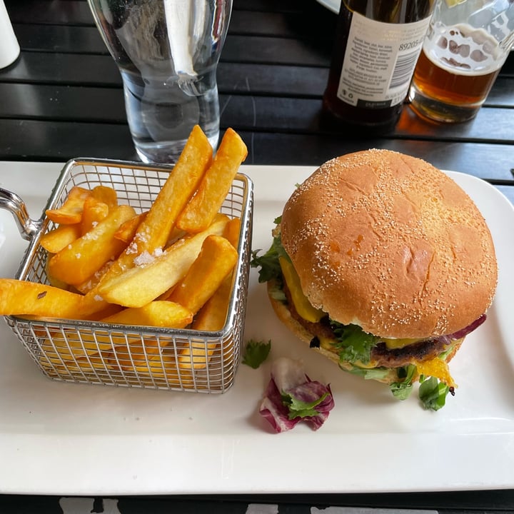 photo of Verte Vegan Burger shared by @v-gan on  07 Aug 2022 - review