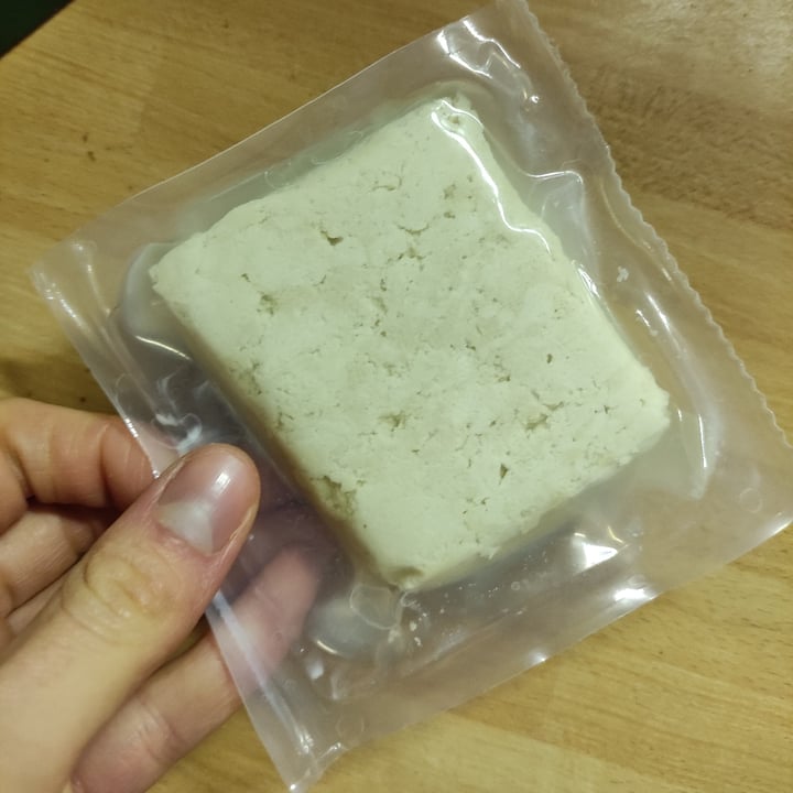 photo of Vemondo Tofu Bio al naturale shared by @cinnamonmeringa on  27 Jan 2022 - review