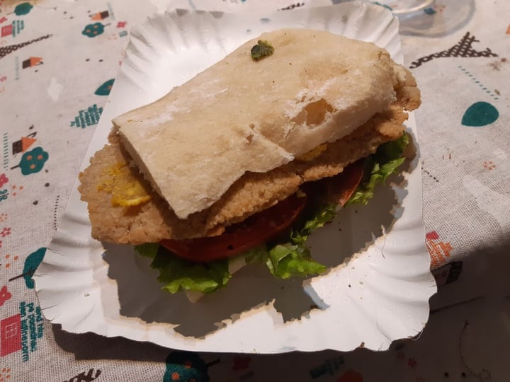 photo of Casa Mhia Sandwich De Milanesa De Seitan shared by @emilyvegan on  12 Jan 2020 - review