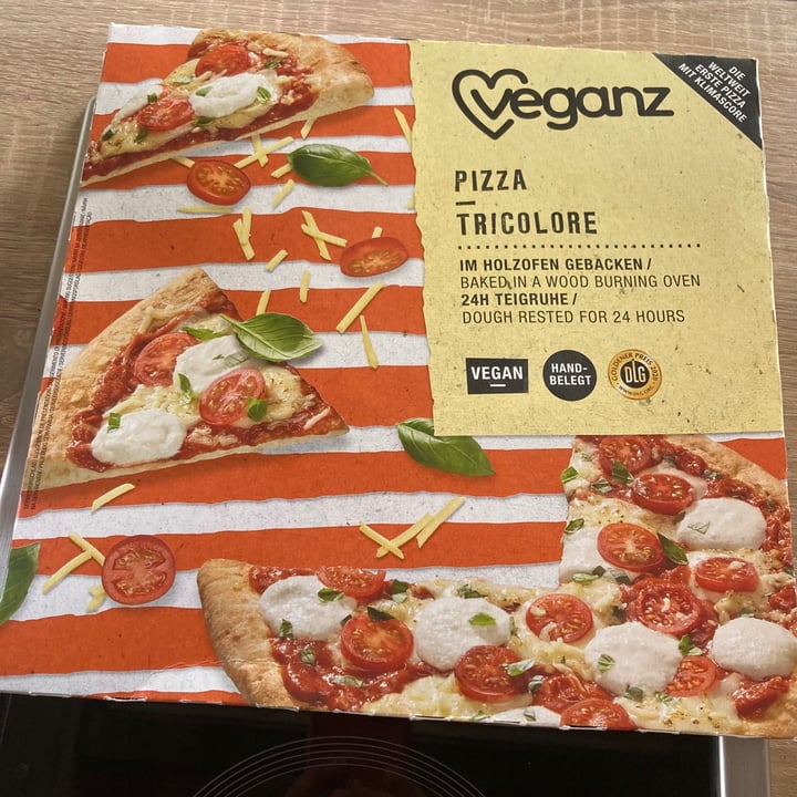 photo of Veganz pizza tricolore shared by @abi88 on  23 Aug 2021 - review