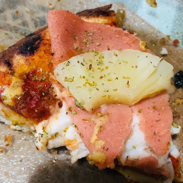 review photo of Panadería DyD Pizza de anana y jamón shared by @julifontana on 19 Jan 2021 - review