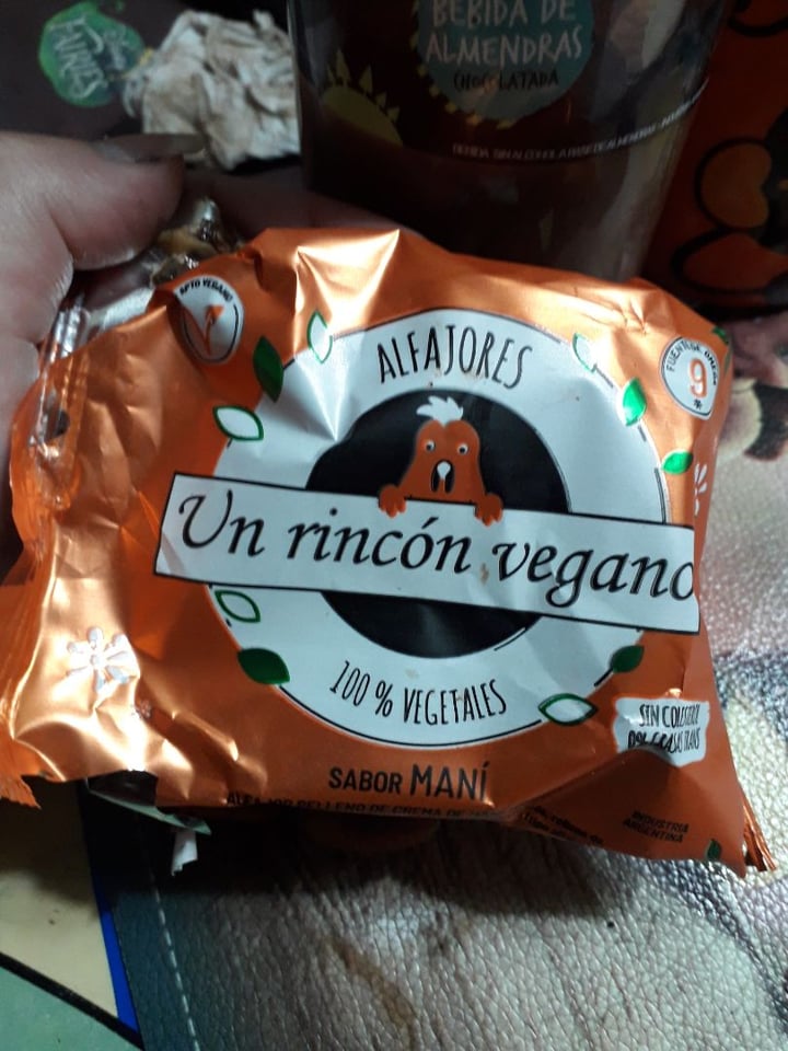 review photo of Un Rincón Vegano Alfajor de Maní shared by @longnajamonster on 05 Dec 2019 - review