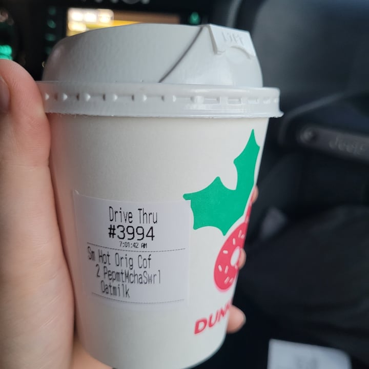 photo of Dunkin' peppermint mocha shared by @lissraber on  23 Nov 2022 - review