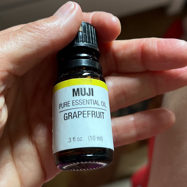 photo of Muji Pure essential oil grapefruit shared by @suebedo on  31 May 2022 - review