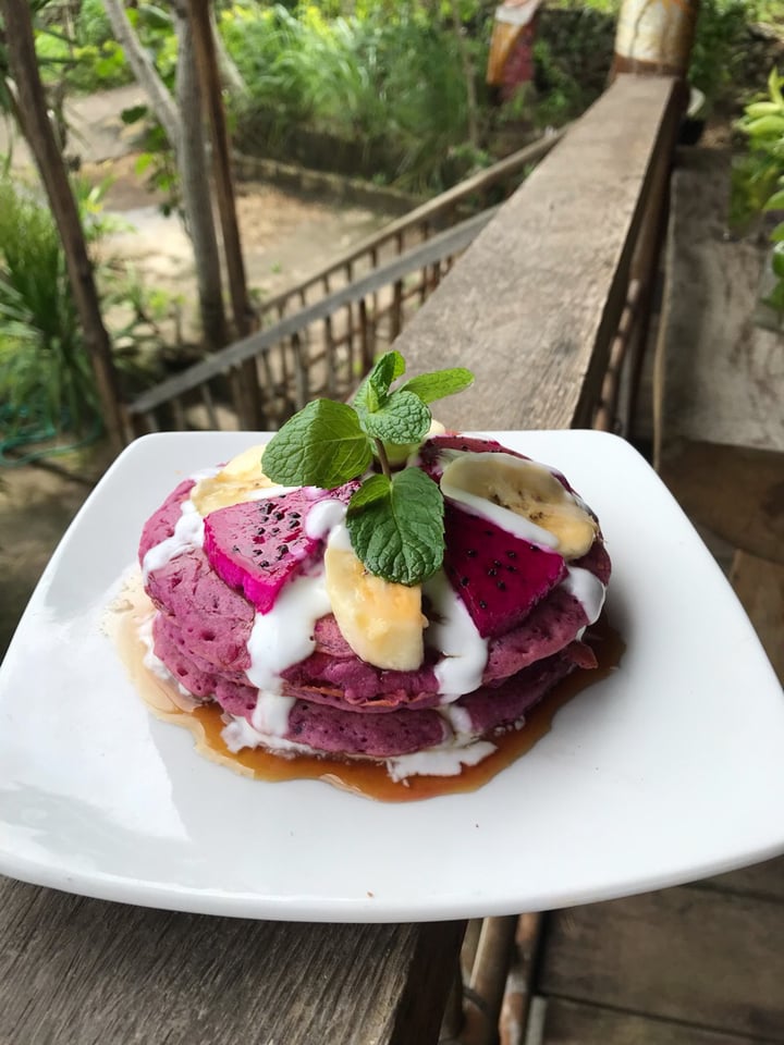 review photo of Vegan Soul Kitchen Tropical pancakes shared by @yolcsita on 07 Mar 2020 - review