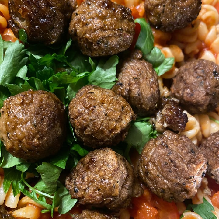 photo of Compliments Meatless Italian-Style Meatballs shared by @hajojo on  13 Apr 2022 - review