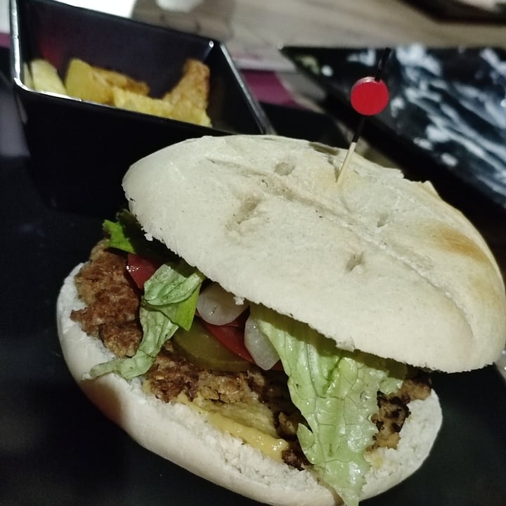 review photo of ROCK TAVERN FAROLES Hamburguesa De Tofu Estilo Country shared by @pickyrabbit on 08 Jul 2022 - review