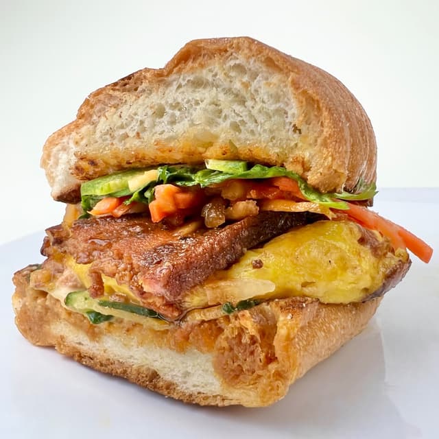菜肴“Breakfast Bun Mi”的照片
