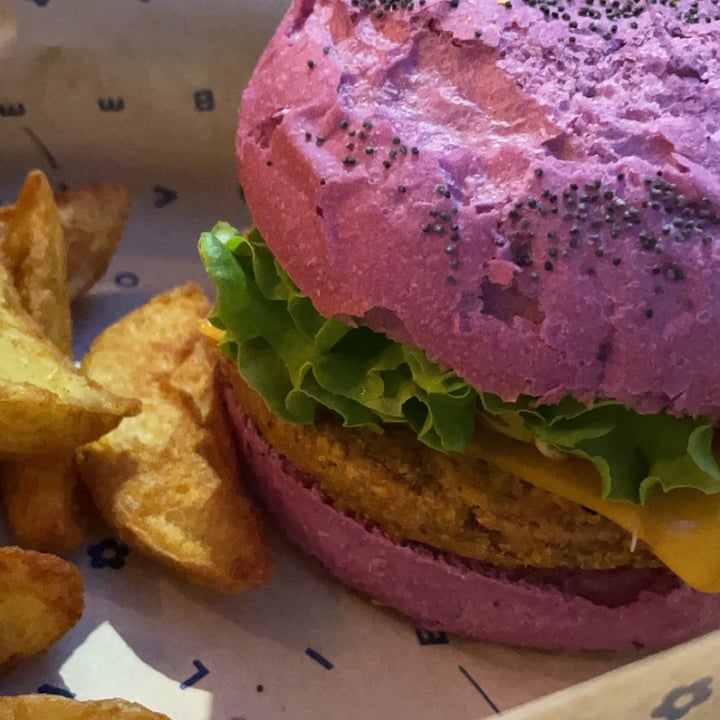 photo of Flower Burger Cherry bomb shared by @gio14 on  11 Mar 2022 - review
