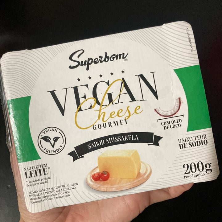 photo of Superbom vegan cheese mussarela shared by @joycigomes on  01 May 2022 - review