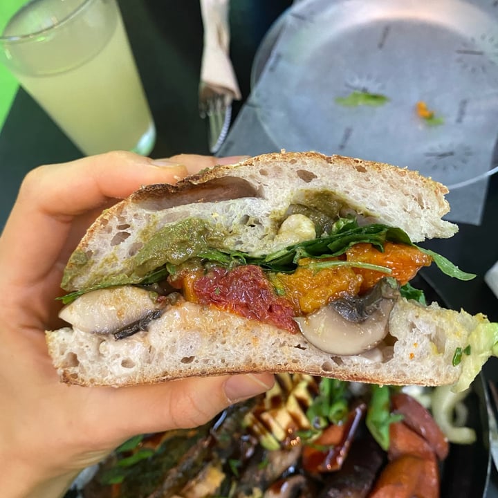 photo of Fifi Almacén Sandwich En Ciabatta De MM shared by @inespressable on  08 May 2022 - review