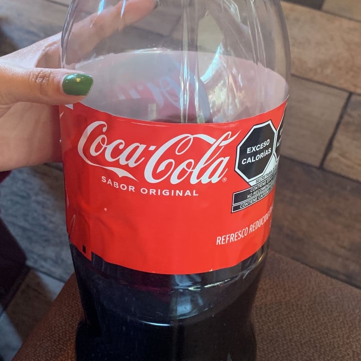photo of Coca-Cola Coca cola 1L shared by @jimenarochas on  30 Jun 2022 - review