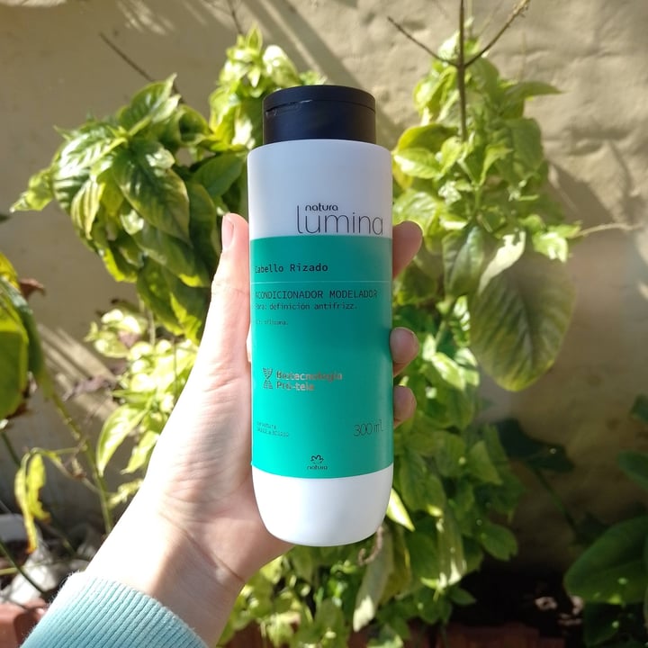 photo of Natura Lumina acondicionador modelador cabello rizados shared by @kaaren on  30 Aug 2022 - review
