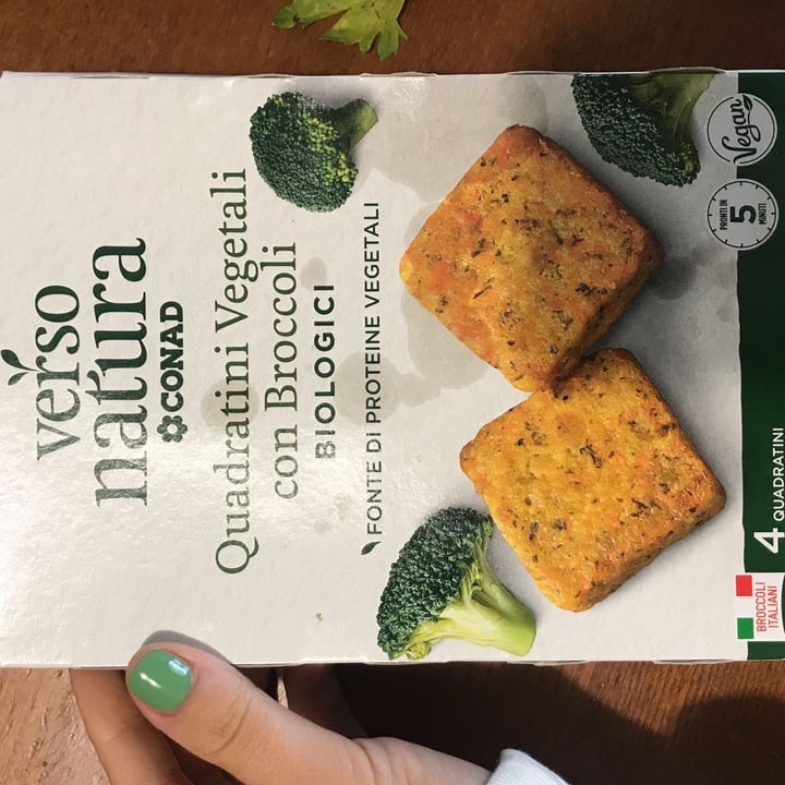 photo of Verso Natura Conad Veg Quadratini vegetali con broccoli biologici shared by @veggiesara on  14 Oct 2022 - review