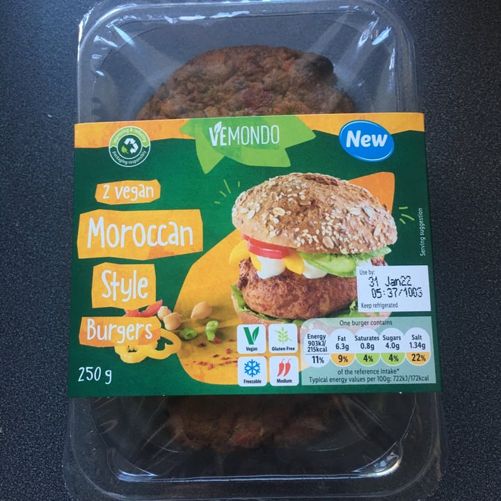 photo of Vemondo 2 vegan Moroccan style burgers shared by @dandan4 on  19 Jan 2022 - review