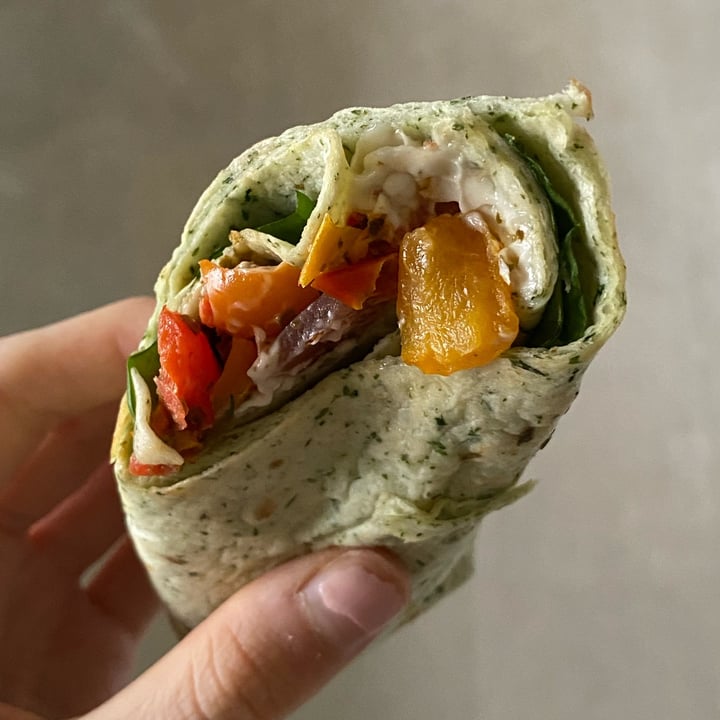 photo of Tesco Plant Chef Roasted vegetable and pesto wrap shared by @rosiesargeant on  27 Nov 2021 - review