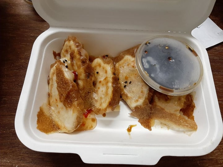 photo of Momo Ando Gyoza Pot Stickers Kimchi & Tofu shared by @mikejuliette on  07 Mar 2020 - review