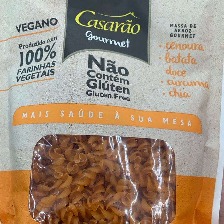 photo of Casarão Gourmet macarrão fusilli de cenoura, batata doce,  curcuma e chia shared by @thaislurie on  08 Jun 2022 - review