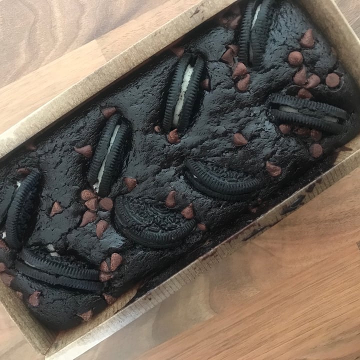 photo of Coughlans Bakery Sutton Oreo chocolate loaf cake shared by @vegansuttonmama on  30 May 2020 - review