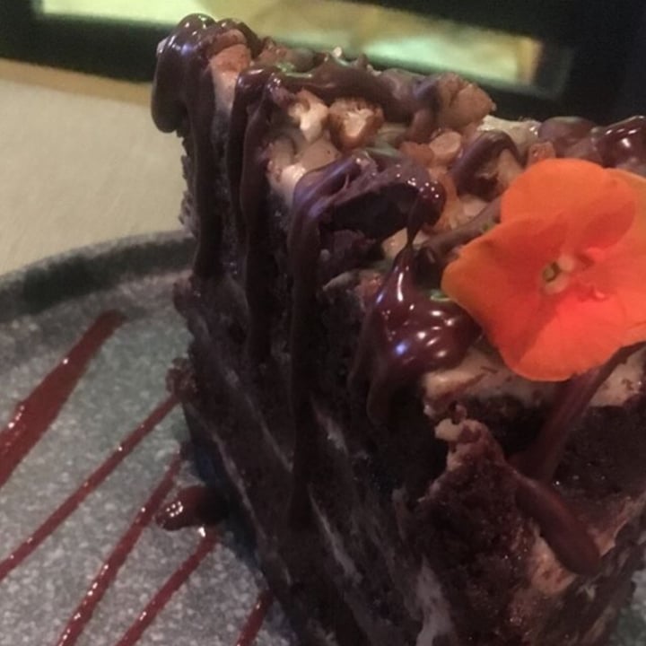 photo of Vegan Inc. Miyana Polanco Pastel tres chocolates shared by @verogs0 on  21 Oct 2020 - review