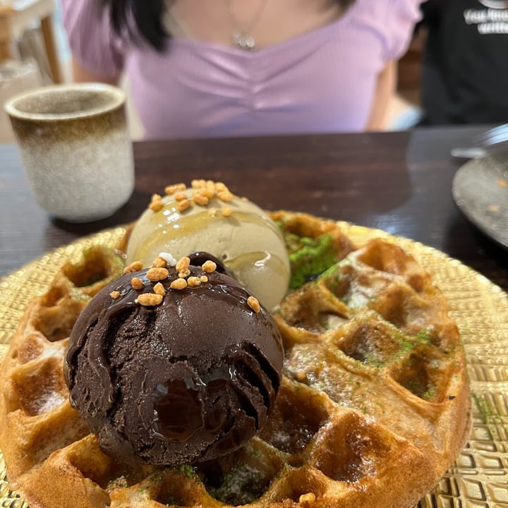 photo of Hvala CHIJMES Dairy Free Waffle shared by @soy-orbison on  16 May 2022 - review