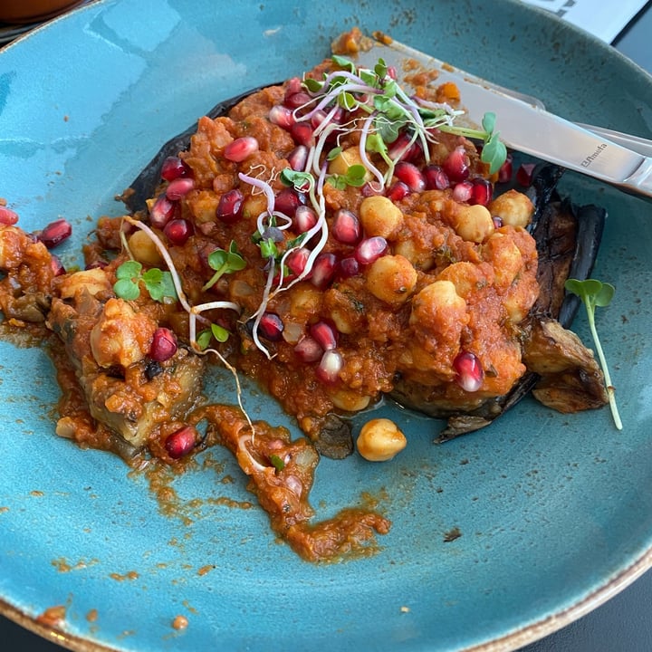 photo of LantarenVenster Roasted Aubergine, Chickpeas, Pomegranate shared by @tiwaz on  04 May 2022 - review
