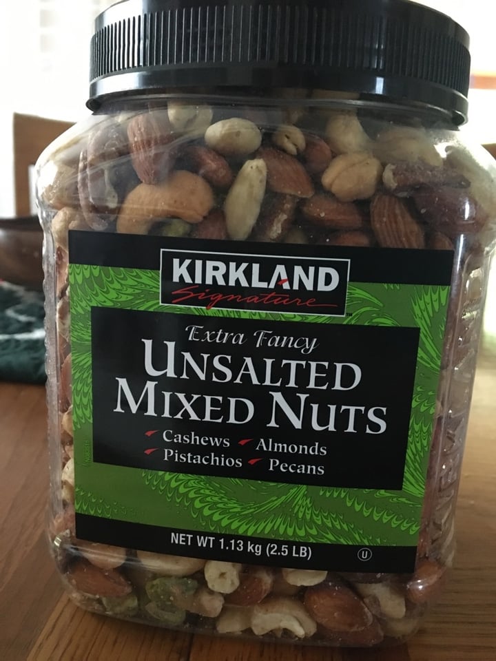 photo of Kirkland Signature Unsalted mixed nuts shared by @hawaiicyn on  13 Jan 2020 - review