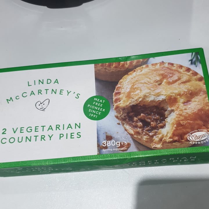 photo of Linda McCartney's 2 vegetarian Country pies shared by @lydiahawkins on  27 Apr 2021 - review