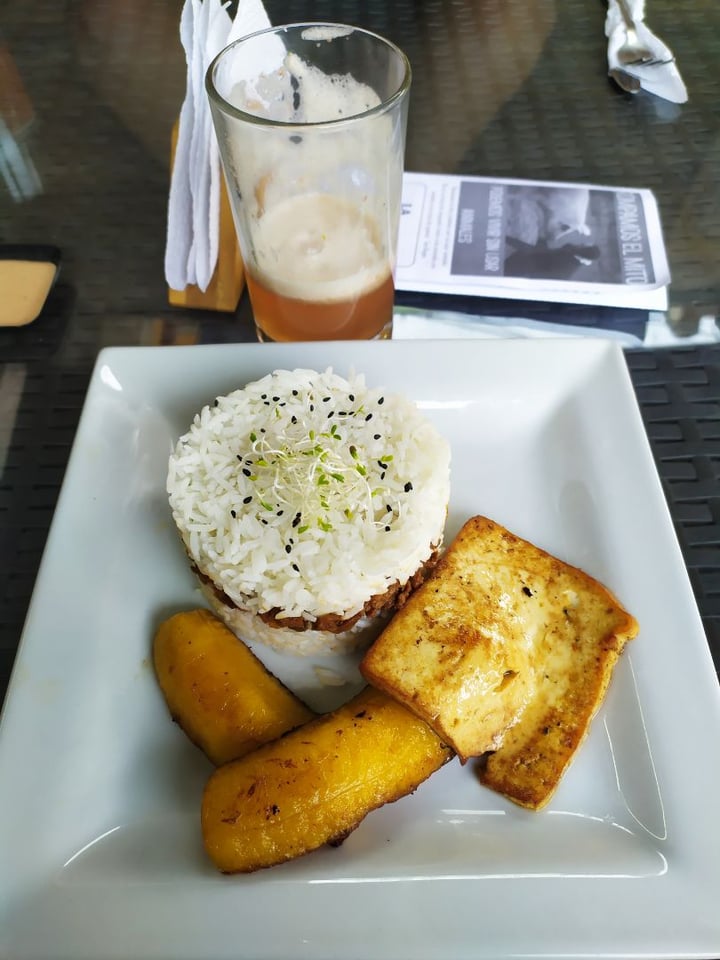 review photo of SalVa Vegan Food Arroz Tapado shared by @luisapitot on 25 Nov 2019 - review