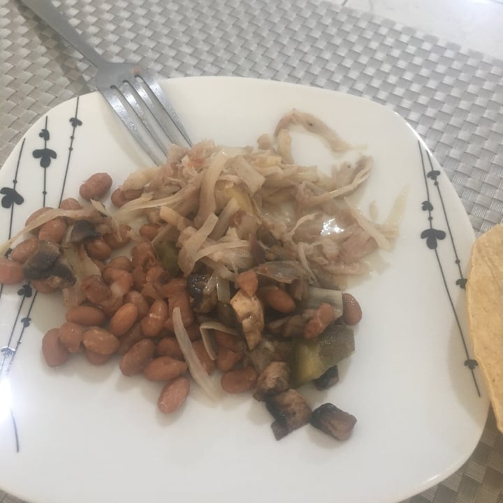 photo of VECO MÉXICO Vegan Barbacoa De Yaca shared by @lizziemf23 on  17 Nov 2021 - review