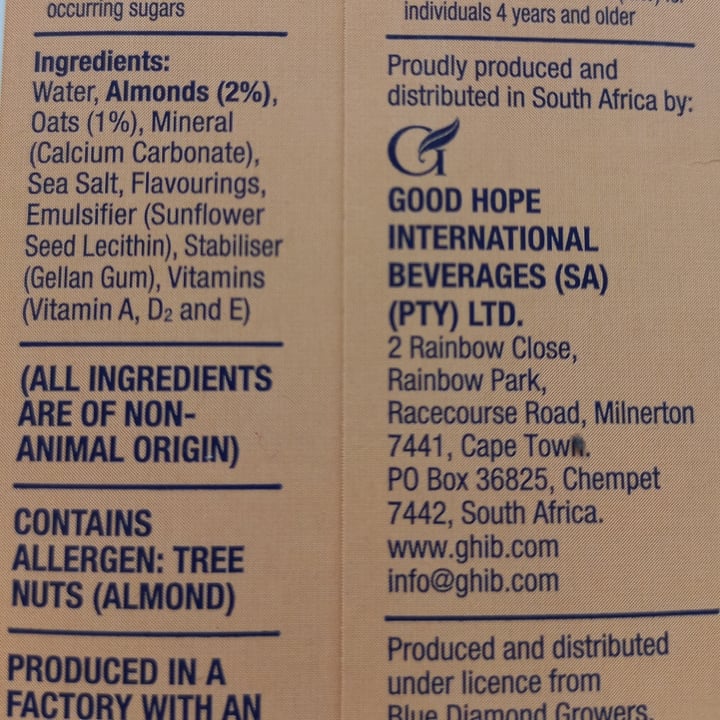 review photo of Blue Diamond Almond breeze almond and oat milk shared by @terraverte on 13 May 2022 - review