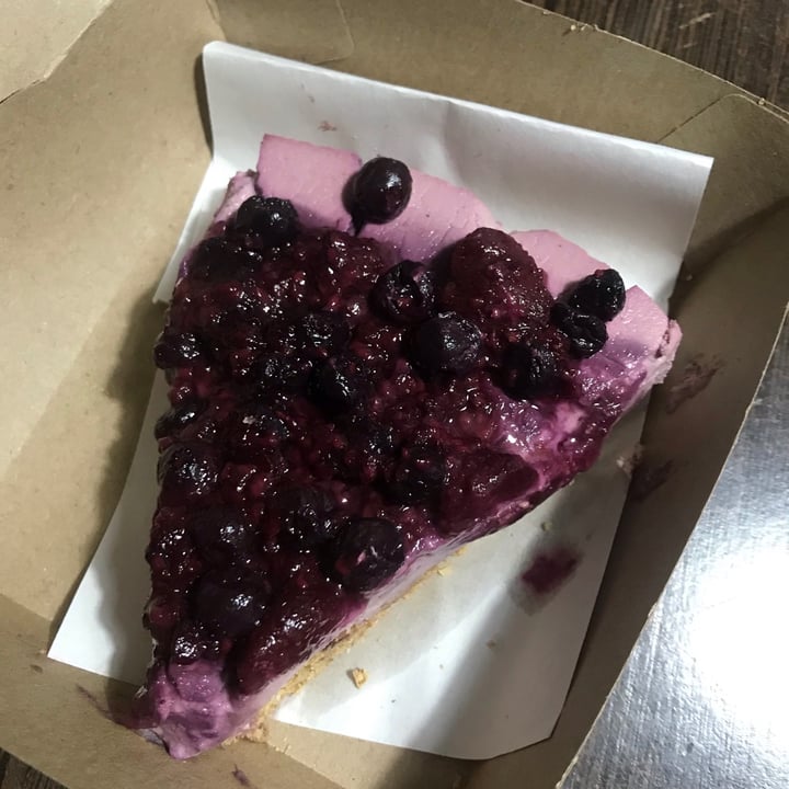 photo of Veguideli Cheescake de frutos rojos shared by @candelariex on  26 Jul 2021 - review