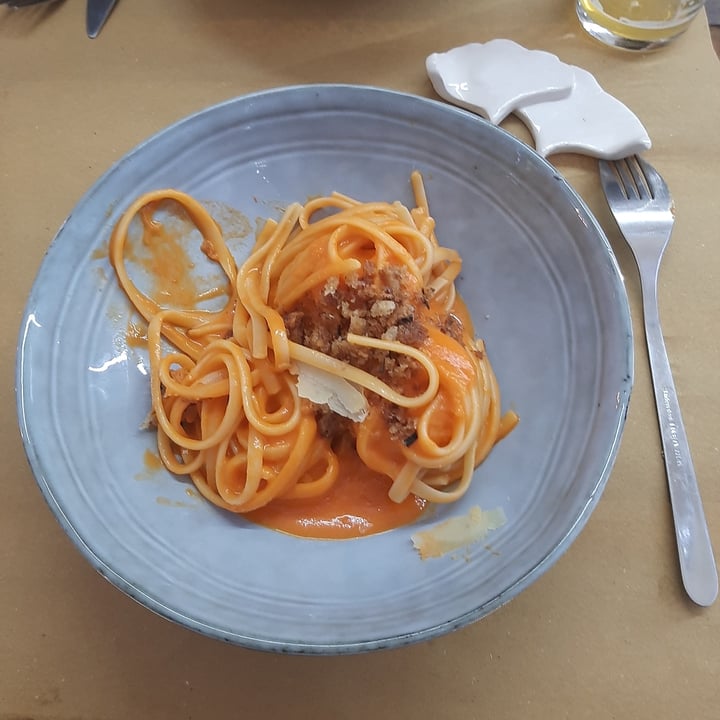 photo of MOM Cucina Vegetale Creativa Linguina con crema di peperoni e crumble di pane al limone ed erbetta shared by @mariarcaveg on  12 Aug 2022 - review