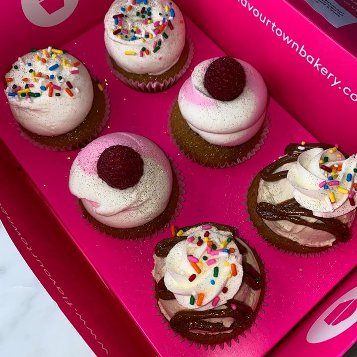 photo of Flavourtown Bakery Cupcakes shared by @pinkbouquet on  25 Apr 2021 - review