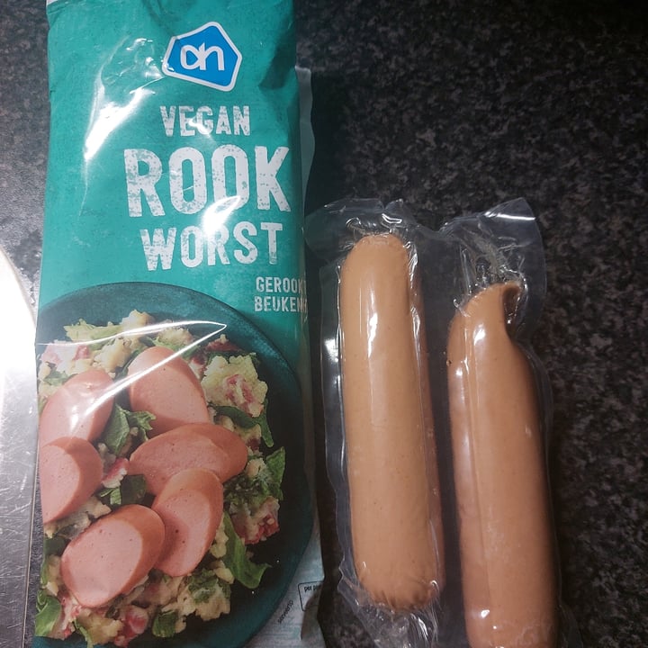 photo of Albert Heijn AH Vegan rookworst shared by @saschazelf on  15 Nov 2022 - review