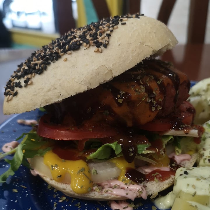 review photo of Mostaza Y Media Beyond burger shared by @pawwgreen on 13 Jan 2022 - review