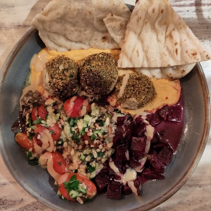 photo of Megan's Battersea Power Station Mezze Bowl shared by @bettazara on  26 Sep 2022 - review