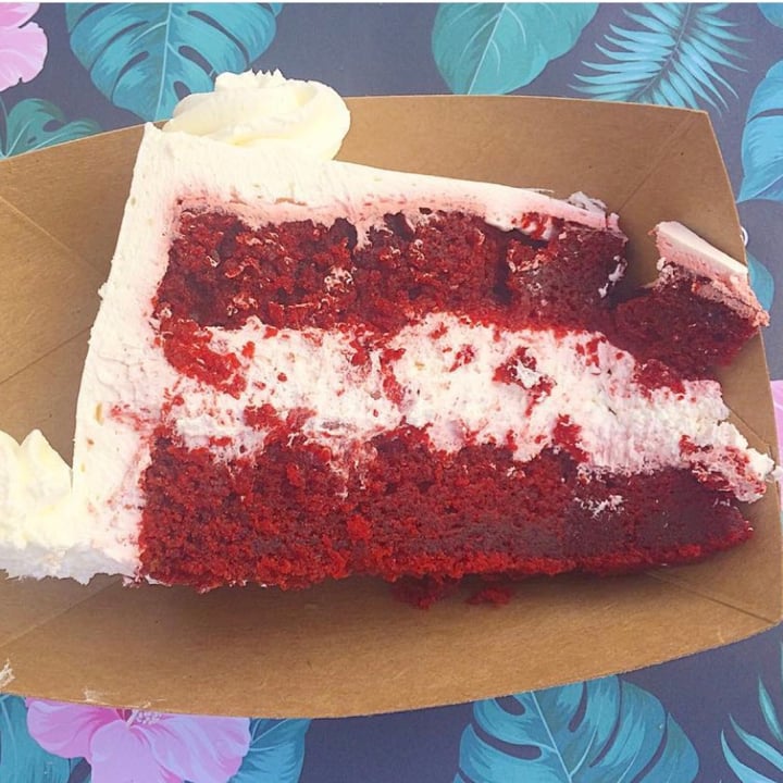 review photo of The Vurger Red Velvet shared by @naivoncake on 11 Oct 2020 - review