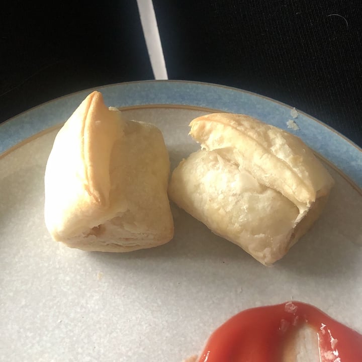 photo of Tesco Plant Chef 30 meat-free sausage rolls shared by @goatgirl on  04 Dec 2022 - review