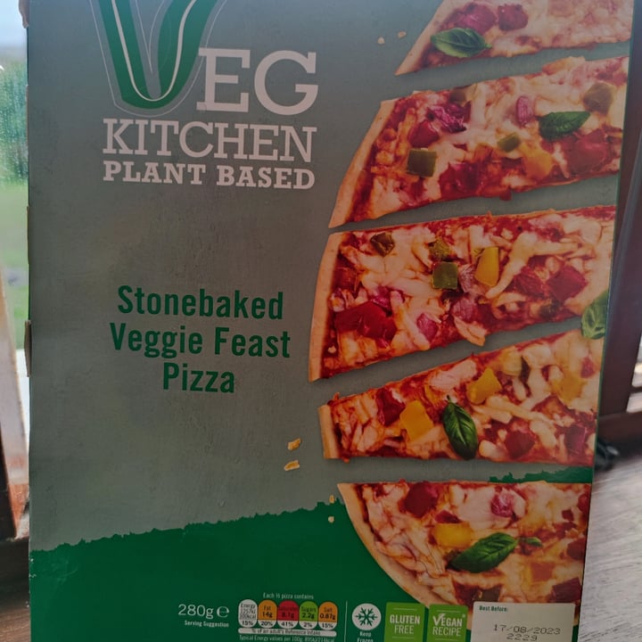 photo of Supervalu Veg Kitchen Plant Based Stonebaked Veggie Feast Pizza shared by @arsone on  10 Nov 2022 - review