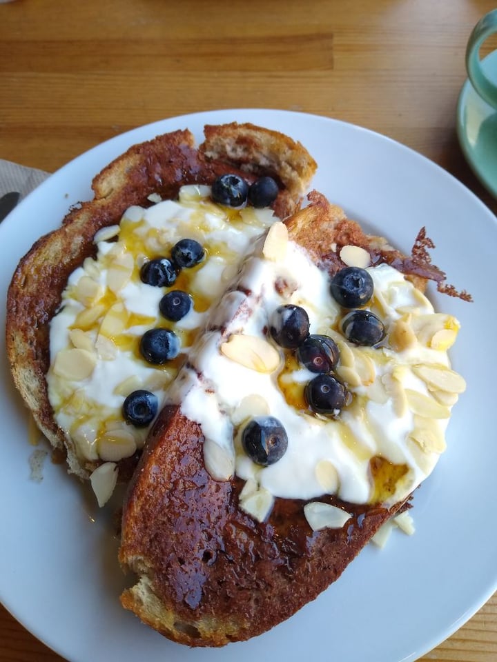review photo of Chapter One Coffee Shop French toast with yoghurt and berries shared by @louiseestperdue on 09 Jan 2020 - review
