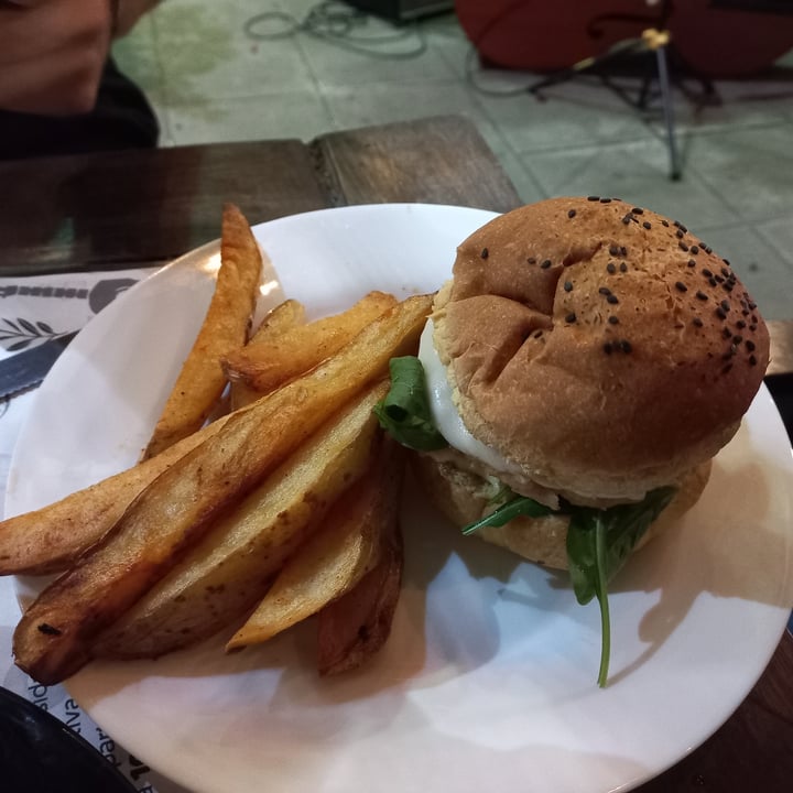 photo of NUVE - Vegan Food & Music Burger Hip-Hop shared by @mpazechandi on  29 Apr 2022 - review